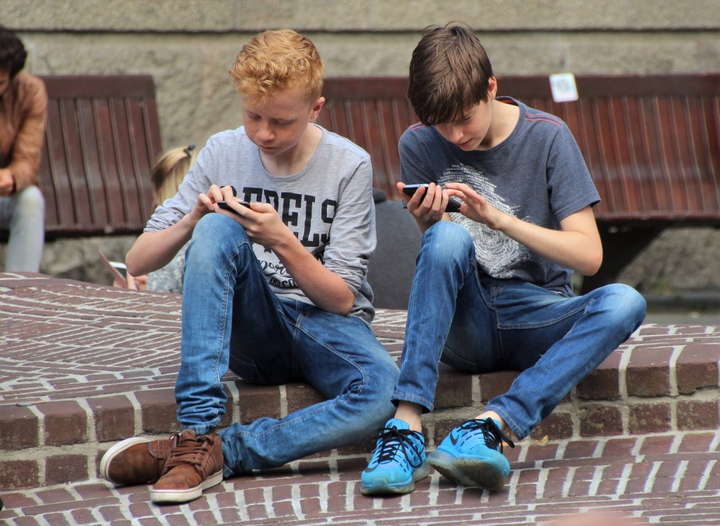 Smartphone Addiction is Ruining Your Relationships